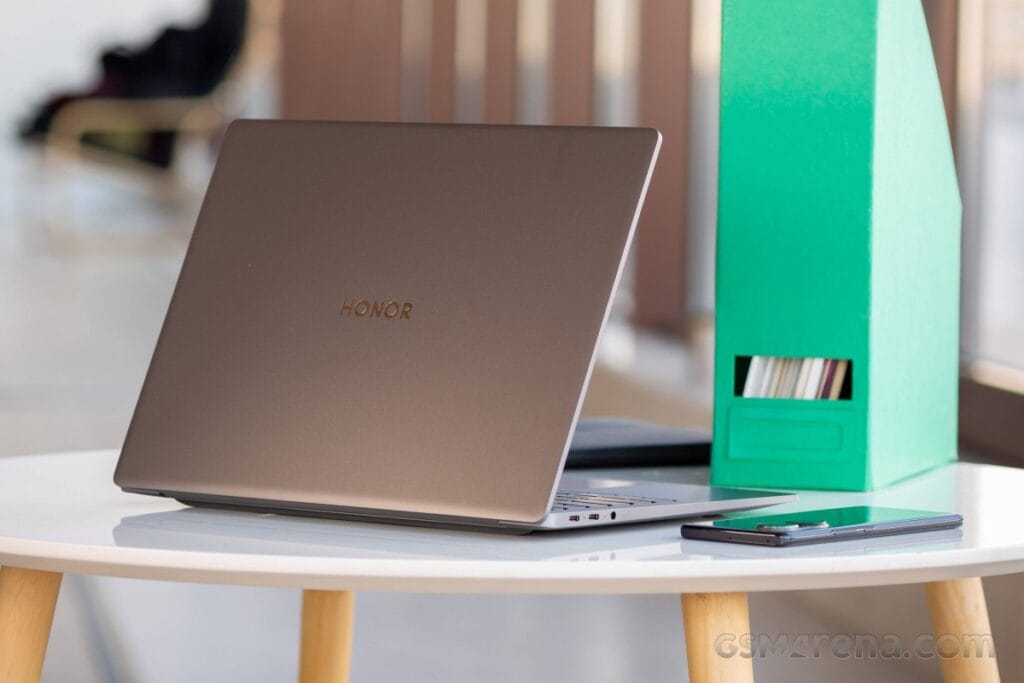 Honor MagicBook X14 Pro RAM & Storage