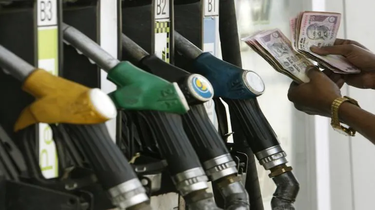 Petrol-Diesel के मूल्यों में भारी कटौती: ₹15 प्रति लीटर तक कम हुआ! 1 Petrol-Diesel Price In India