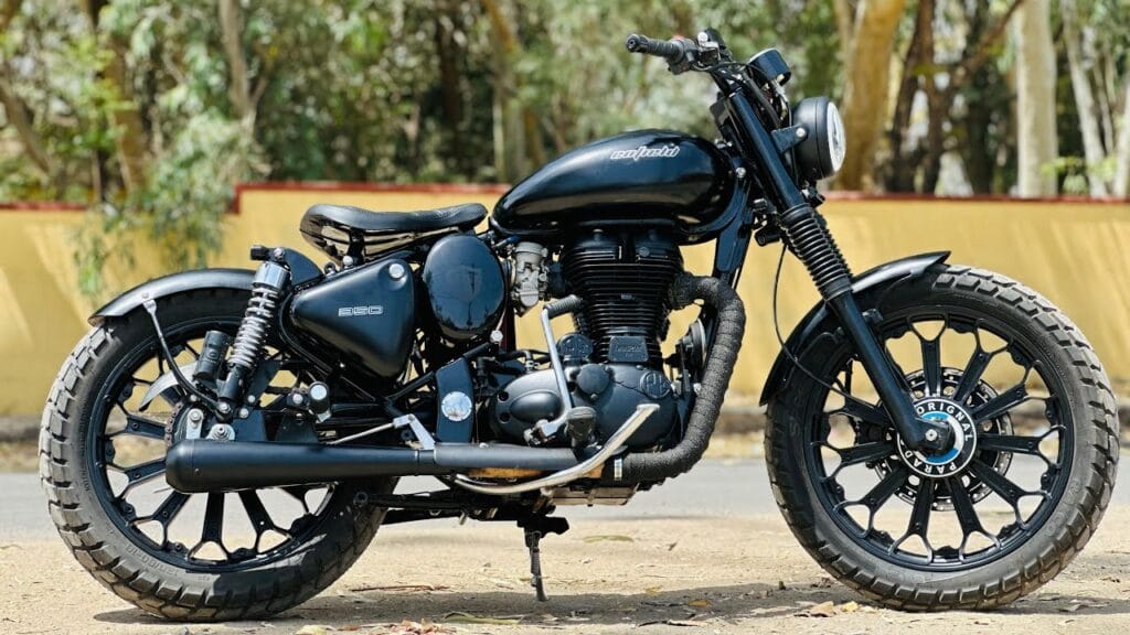 Matte Black Royal Enfield Classic 350 Modified