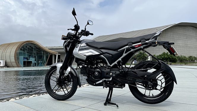 Bajaj Freedom 125 CNG बाइक: जबरदस्त माइलेज और स्टाइलिश लुक के साथ बाजार में छाई। 5 Bajaj Freedom 125 CNG Review