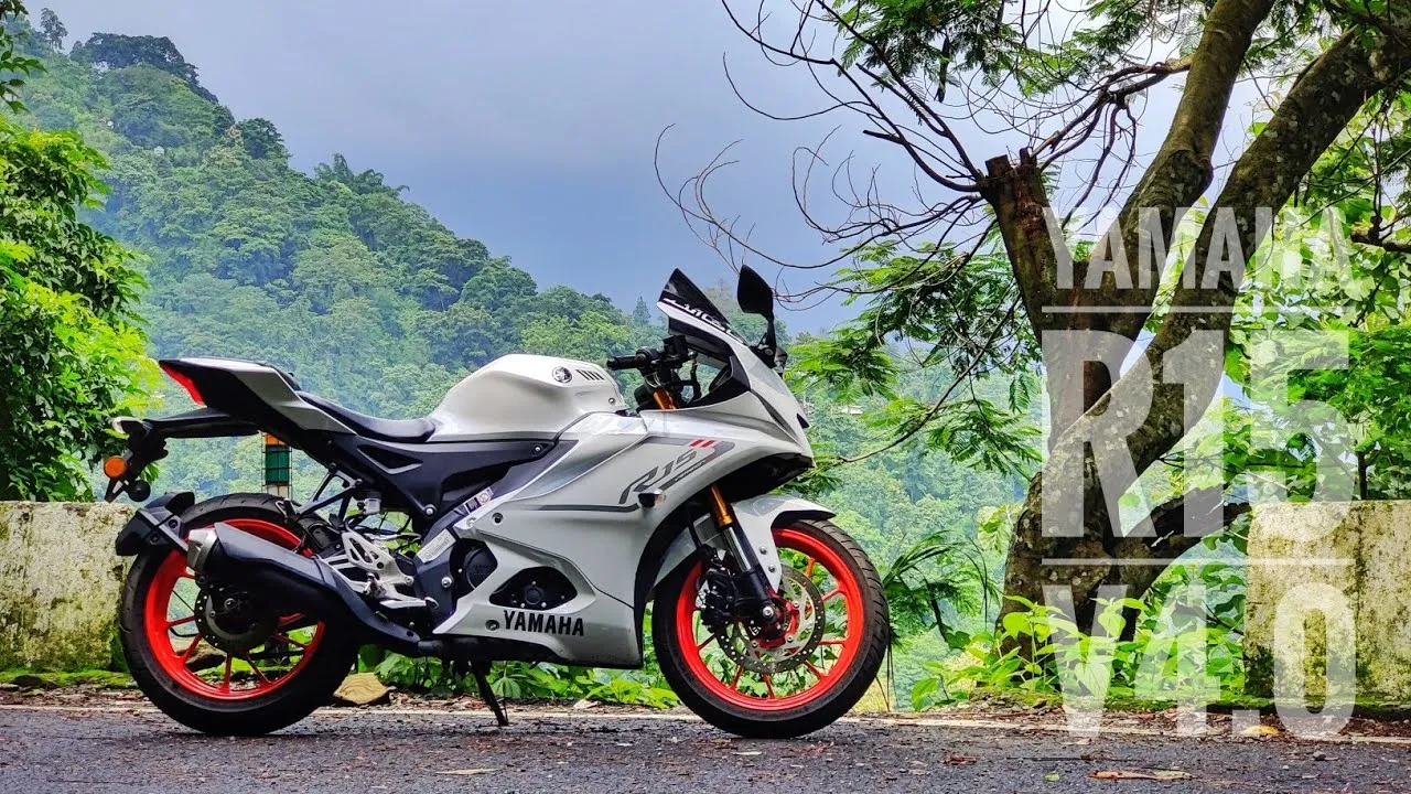 Yamaha R15 V4
