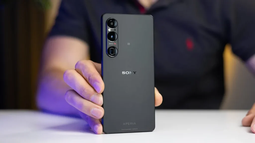 Sony Xperia 1: The Ultimate Camera King with Zeiss Optics & 4K Brilliance! 1 Sony Xperia 1 Design
