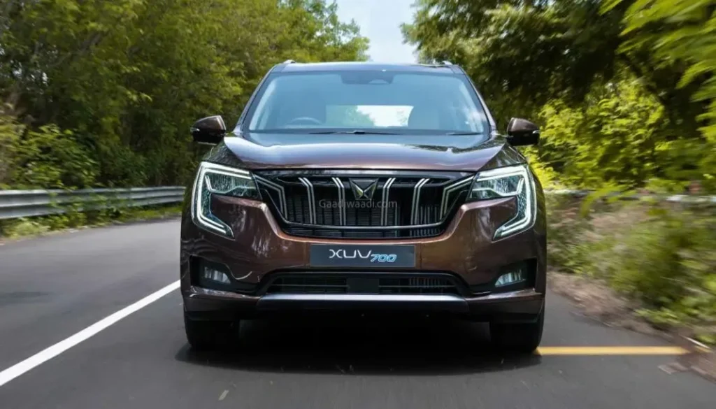 The Mahindra XUV 700: Redefining Luxury and Performance in India's SUV Segment 4 xuv 700 mileage