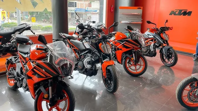 KTM Duke 2025 Unleashed: Aggressive New Design, Beastly Engine & Tech That'll Blow Your Mind! 9 KTM Duke 2025 Price in india
