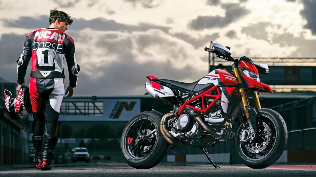 Ducati Hypermotard 950 2025 Review: The Wildest Supermoto for Street Thrills 3 Ducati Hypermotard 950 2025