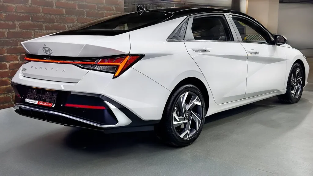 Hyundai Elantra Hybrid 2025 Breaks Boundaries: Futuristic Design, 65 MPG & Luxury Tech! 7 Hyundai Elantra Hybrid 2025 Price in usa
