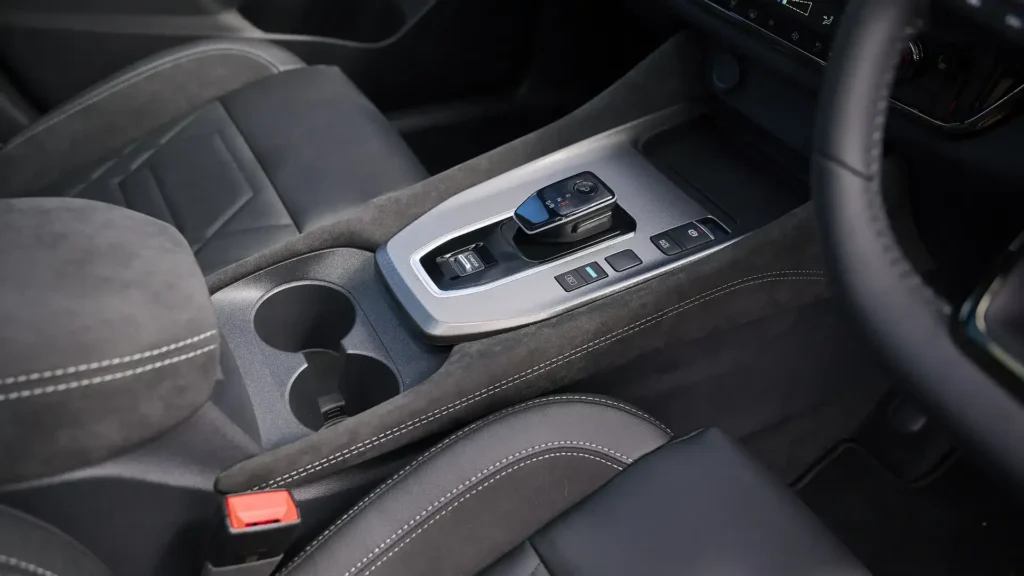 Nissan Qashqai 2025: The Ultimate Family SUV with Bold Design and Smart Hybrid Power! 7 Nissan Qashqai 2025 Features