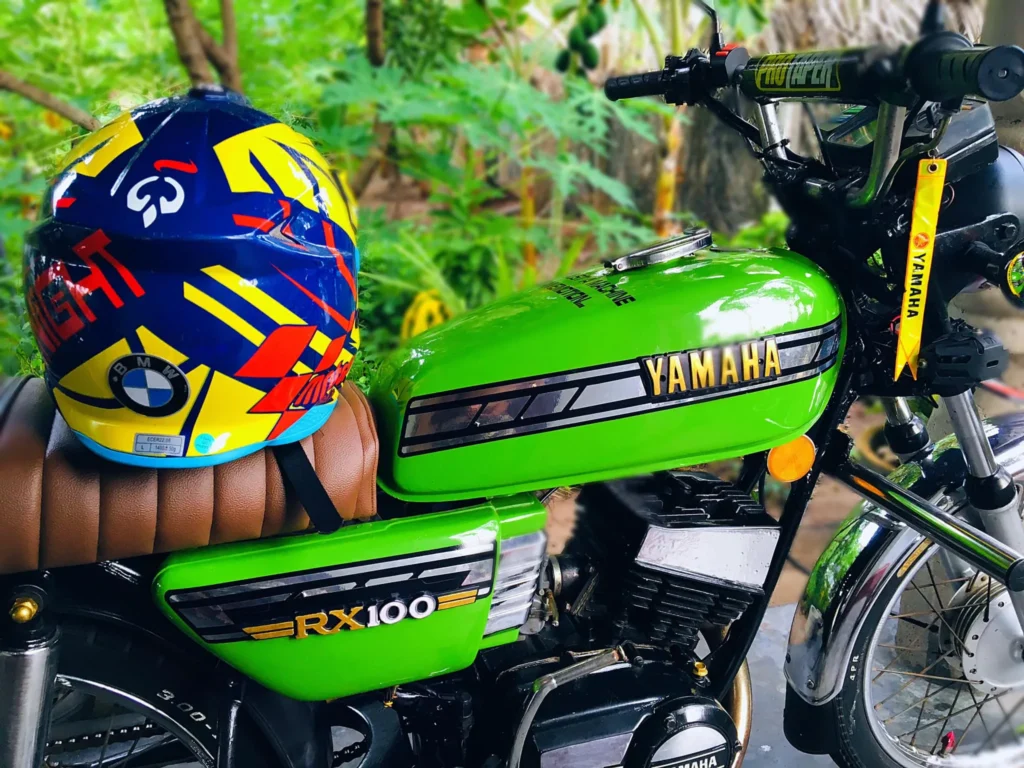 colour yamaha rx 100 modified