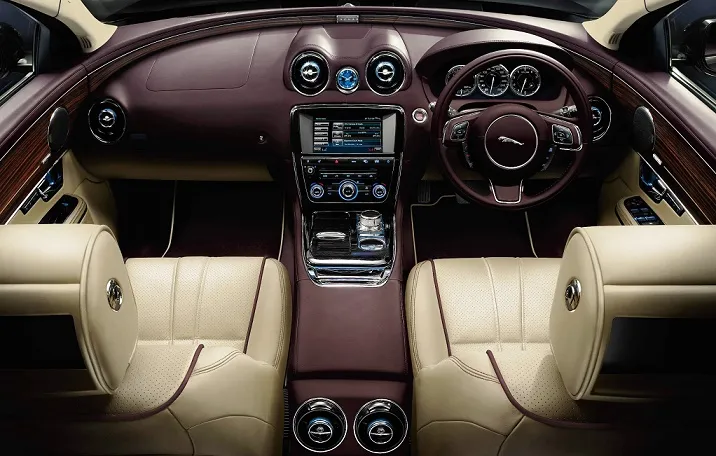 Jaguar XJ 2025: A Revolutionary Luxury Sedan Redefining Elegance and Power in the GCC! 5 Jaguar XJ 2025 Interior