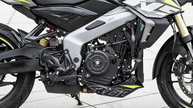 Bajaj Pulsar RS400Z 2025 Launched with 373cc Engine, 40+ kmpl Mileage and Aggressive Design! 6 Bajaj Pulsar RS400Z 2025 Price in india