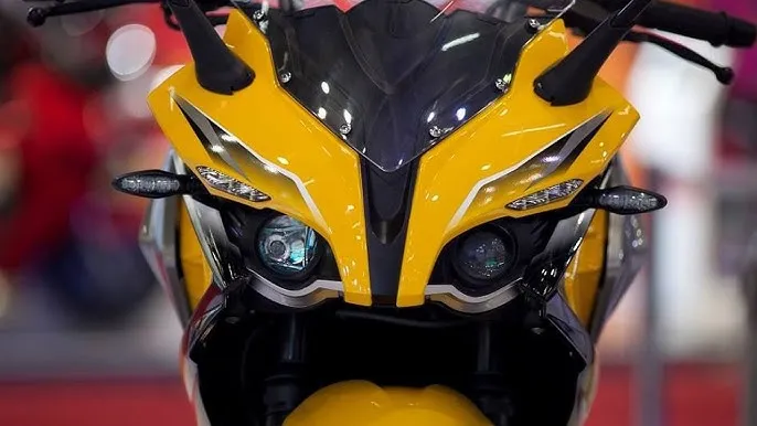 Bajaj Pulsar RS400Z 2025 Launched with 373cc Engine, 40+ kmpl Mileage and Aggressive Design! 7 Bajaj Pulsar RS400Z 2025 Features
