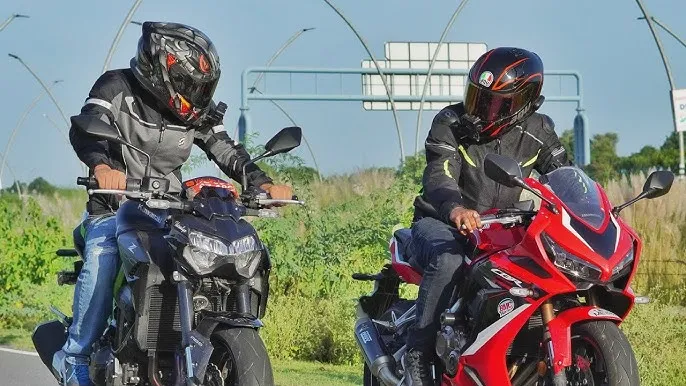 Kawasaki Z900 vs Honda CB650R: Which 4-Cylinder Streetfighter Reigns Under ₹10.5 Lakh? 1 Kawasaki Z900 vs Honda CB650R Comparison