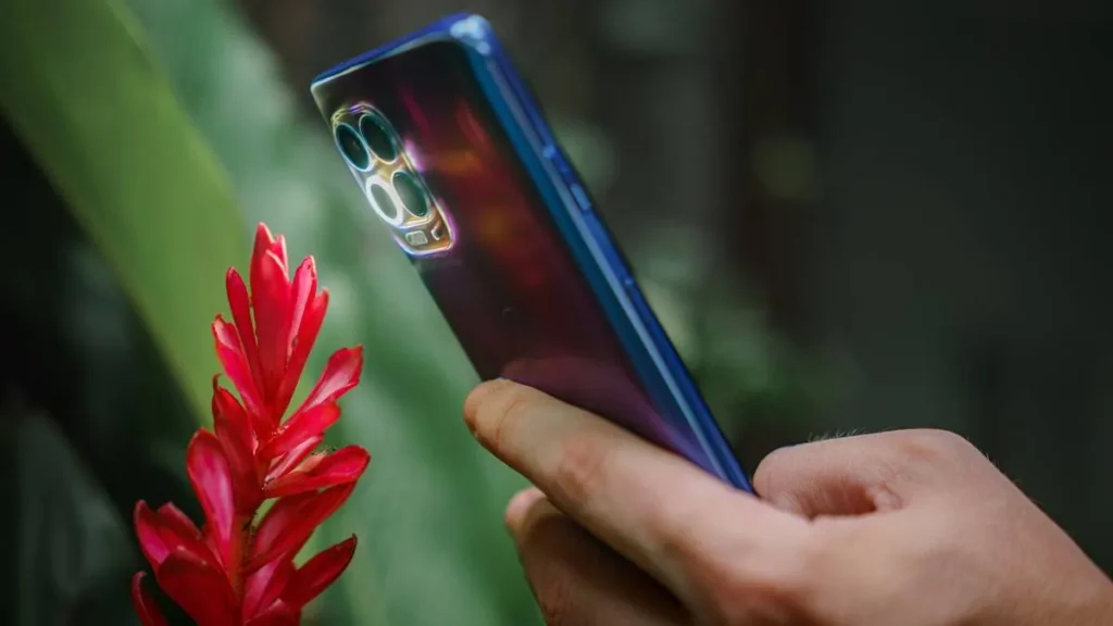 Moto G100 5G: Snapdragon 870 Beast with 8GB RAM, 5000mAh Battery, and Ultra-Smooth 90Hz Display! 6 Moto G100 5G Camera Features
